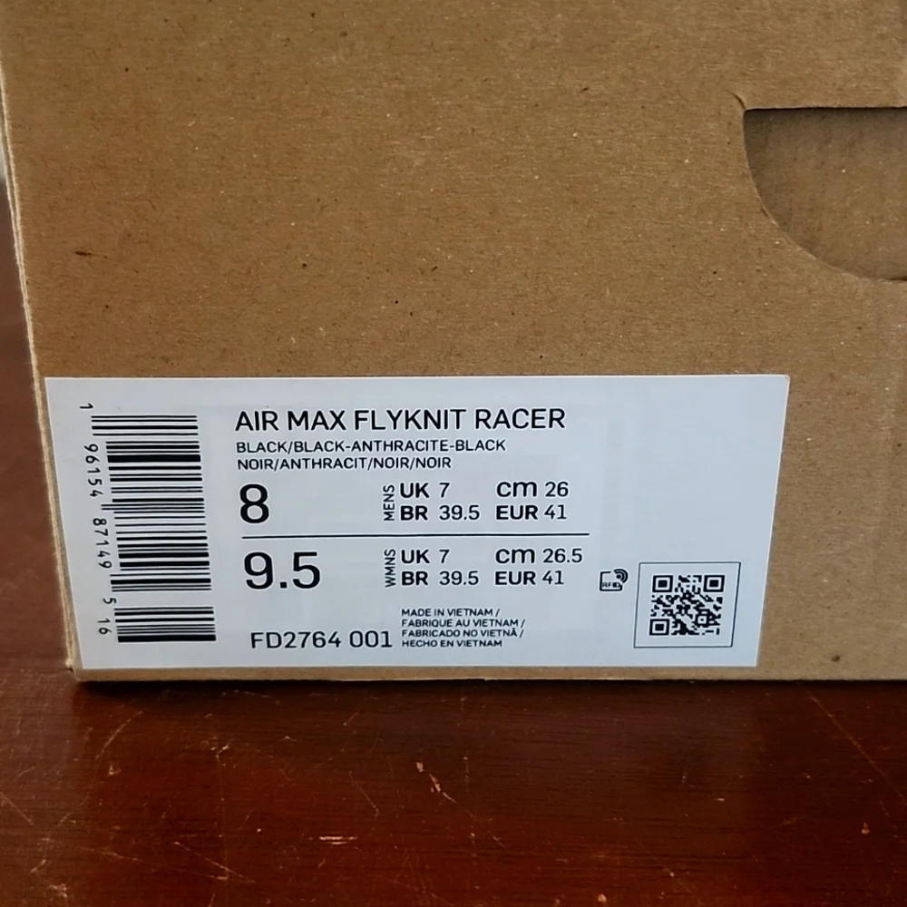 Air Max Flyknit Racer - Picture 3 of 3